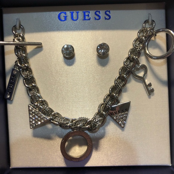 Guess Earrings and Charm Bracelet in original box - Picture 6 of 10